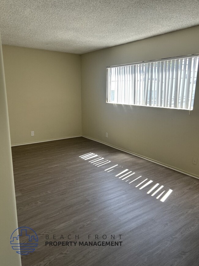 Building Photo - 6214 Victoria Blvd.