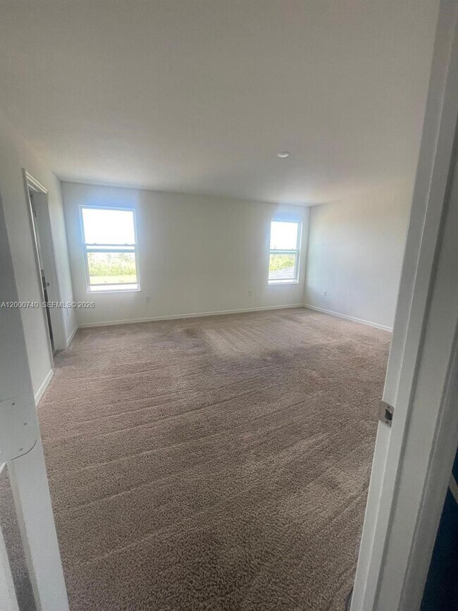 Building Photo - 594 Preserve Pointe Blvd