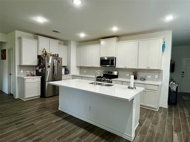 Building Photo - 507 Stinchcomb Rd