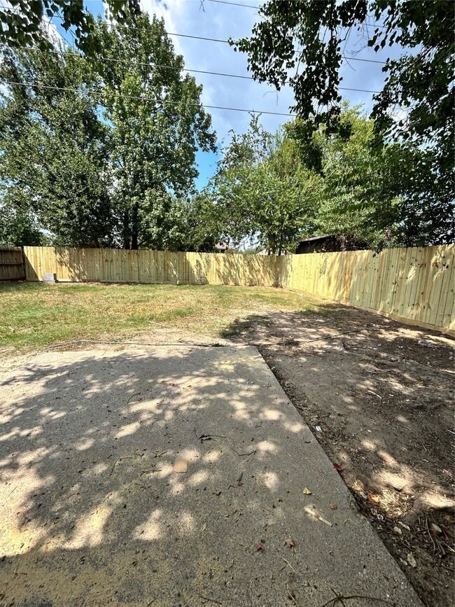 Building Photo - 2443 Autumn Springs Ln