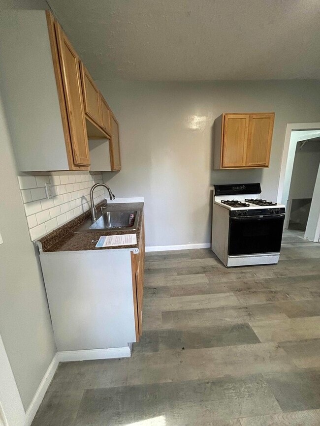 Building Photo - SPECIAL OFFER !! Cozy 2-Bedroom Home in Cleveland / Pet-Friendly / Vouchers Accepted / Available ...