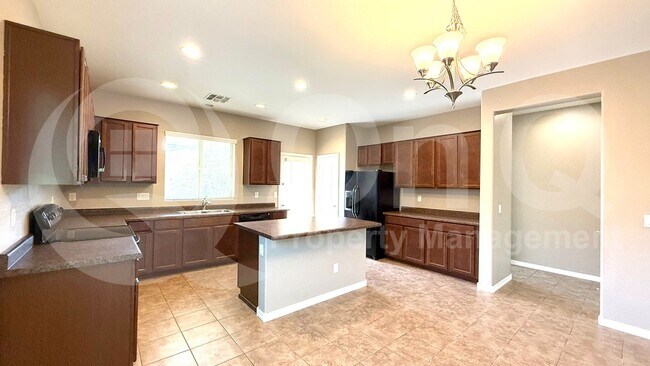 Building Photo - 987 W Deoni Trail