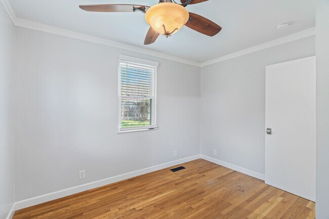 Building Photo - 3701 Vera Dr