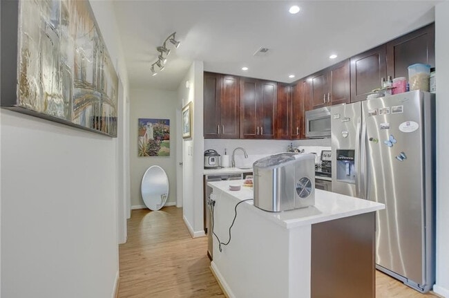 Building Photo - 2990 NE 16th Ave