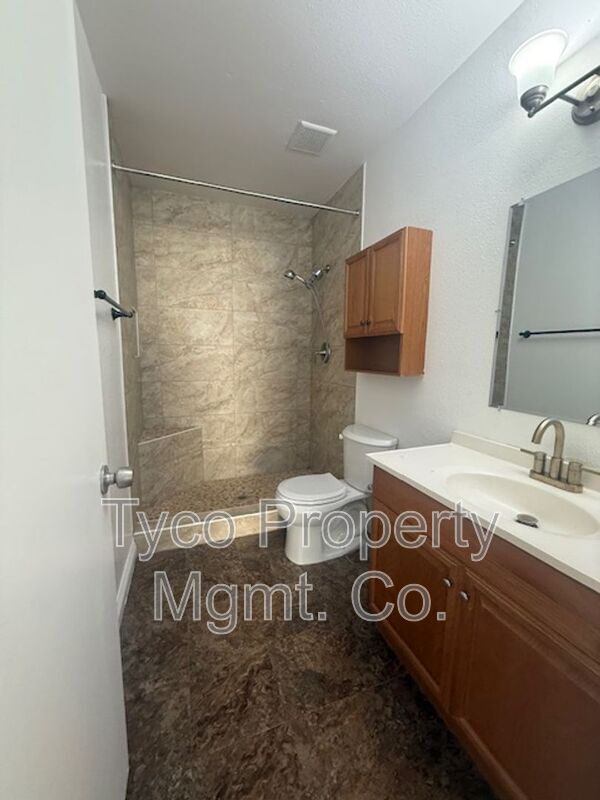 Building Photo - 1720 Melrose Ave