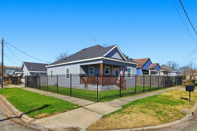 Building Photo - 1401 Sydnor St