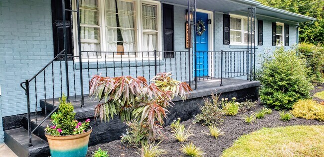 Building Photo - 2925 Center St