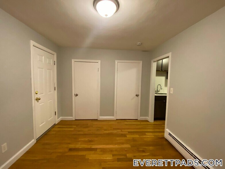 Building Photo - 55 Forest Ave