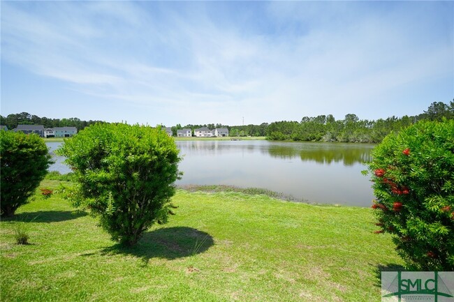 Building Photo - 160 Lake Lily Dr