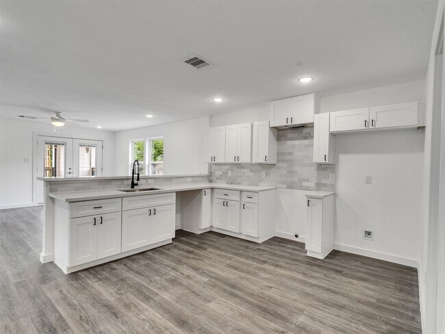 Building Photo - 6742 Madrid St