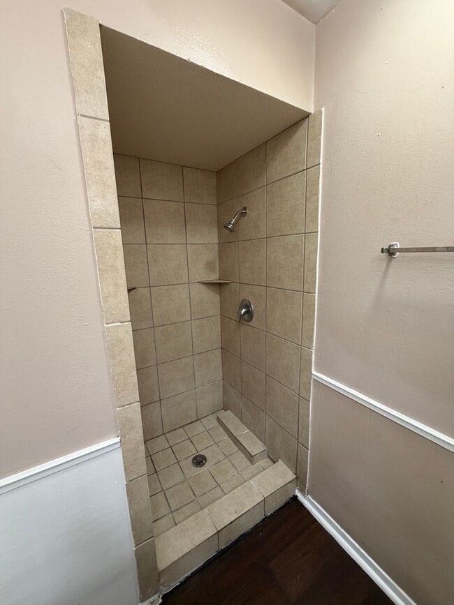 Building Photo - NICE 3 BEDROOM HOME WITH 2 FULL BATHS IN NORTH EAST IND. SCHOOL DISTRICT FEATURING VINYL PLANK "W...