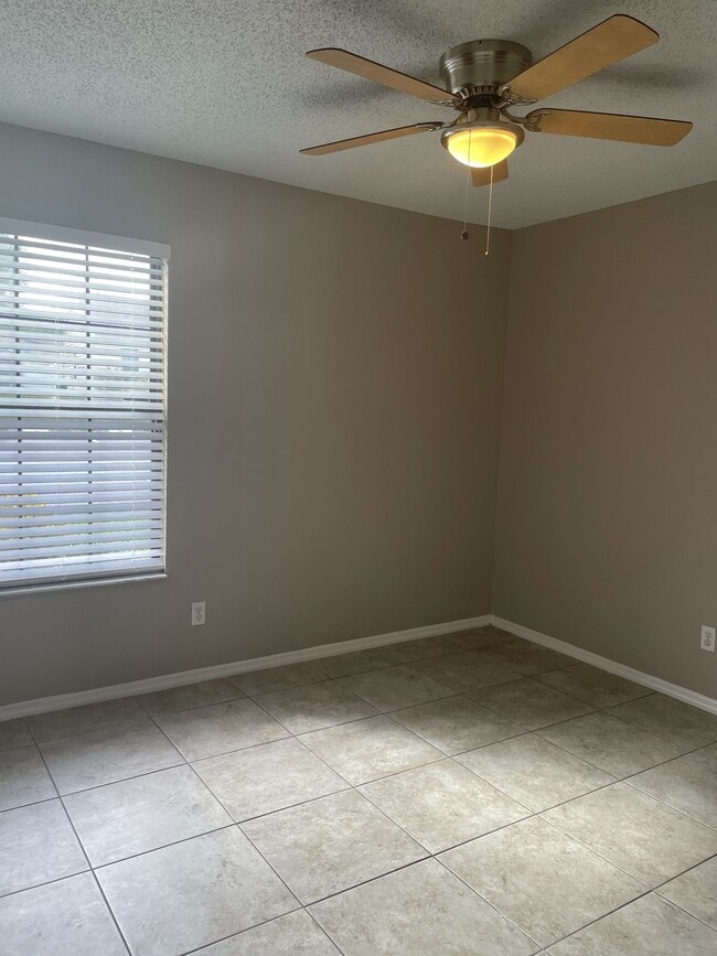 Building Photo - 223 Arbor Cir