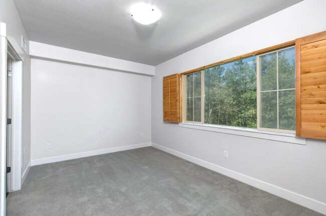 Building Photo - 5519 Lillehammer Ln