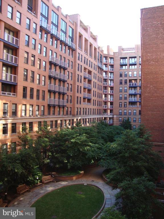 Building Photo - 616 E St NW