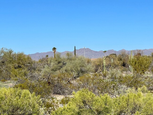 Building Photo - Beautiful Southwest Home with Mountain Vie...