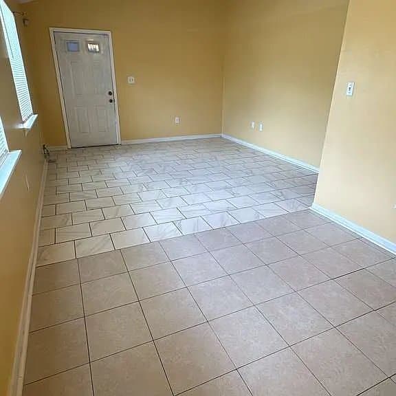 Building Photo - 1082 Old S Dr