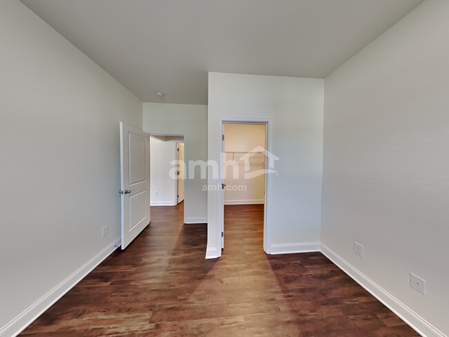 Building Photo - 788 Carnaby Ln