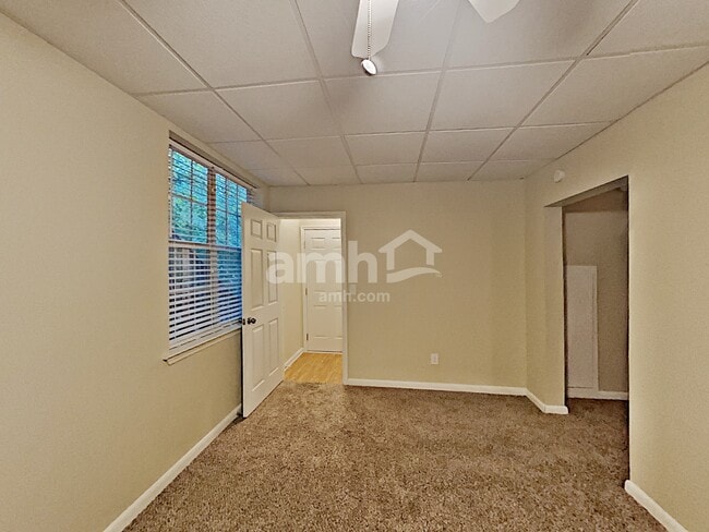 Building Photo - 235 Stillwater Ct