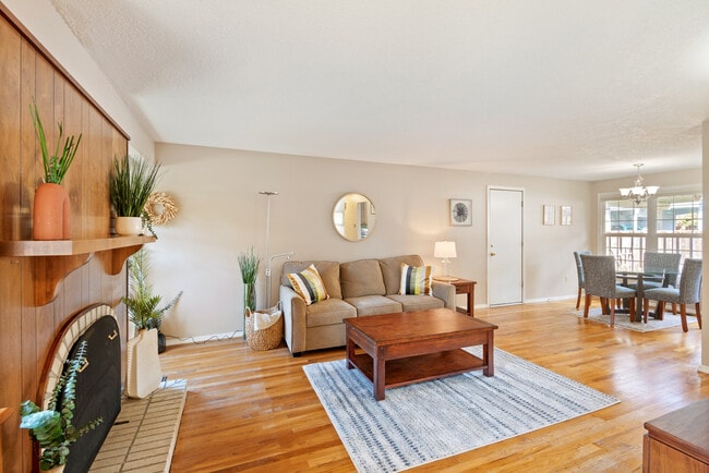 Building Photo - 5330 SW Mayfair Ct