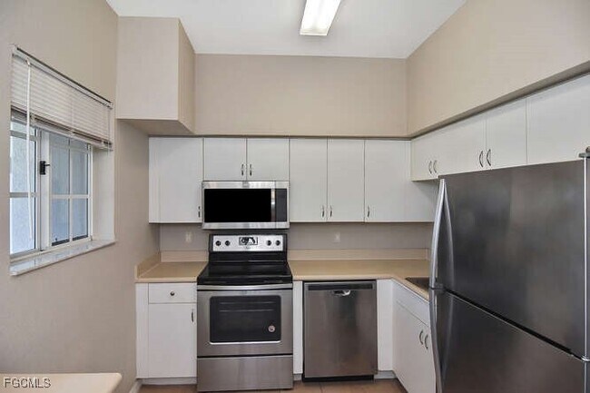 Building Photo - 8331 Bernwood Cove Loop