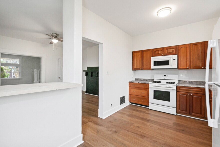 Building Photo - 416 Winton St