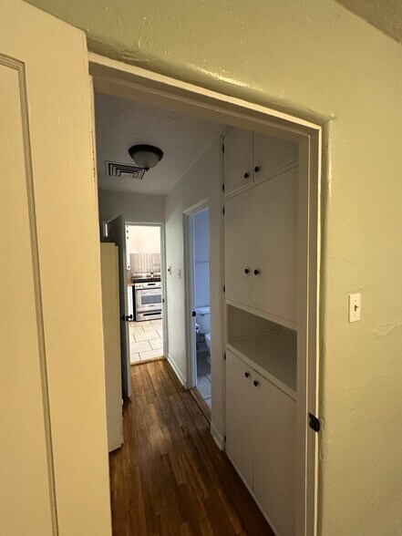 Building Photo - 4227 Brockmont Ave NE