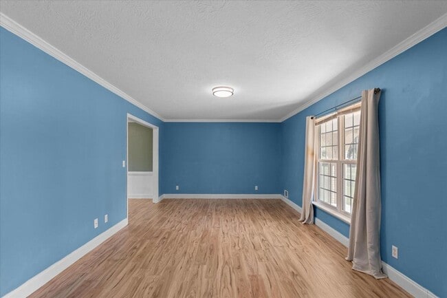Building Photo - 175 Creekview Cir