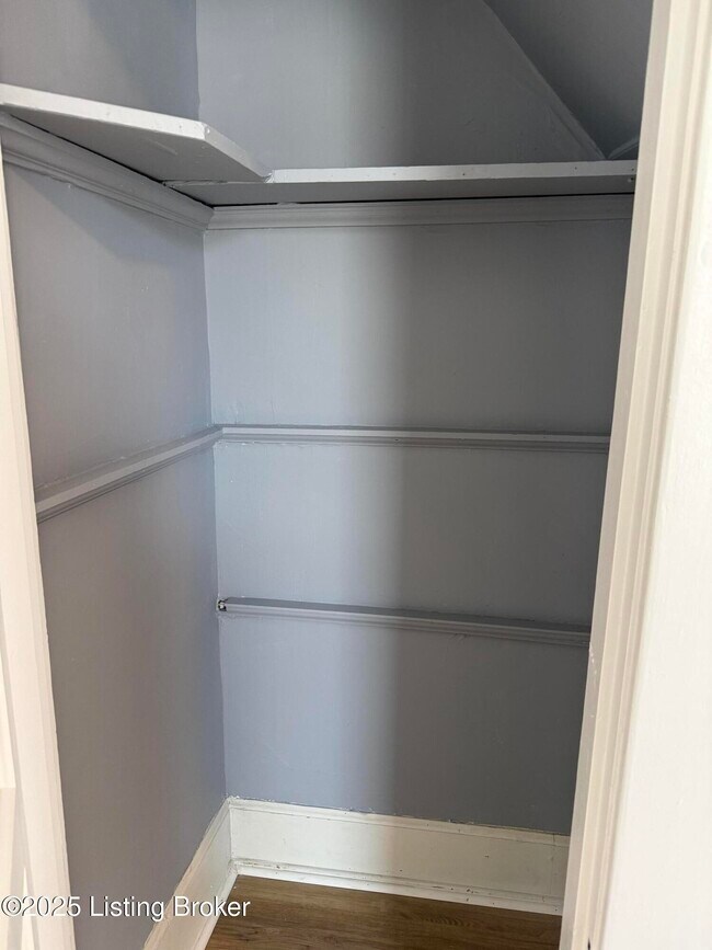 Building Photo - 1529 Christy Ave