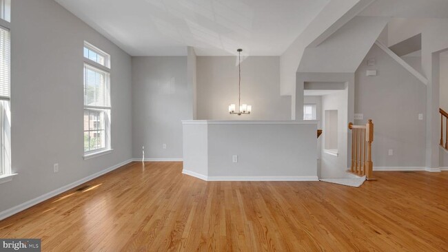 Building Photo - 4724 Hanrahan Pl