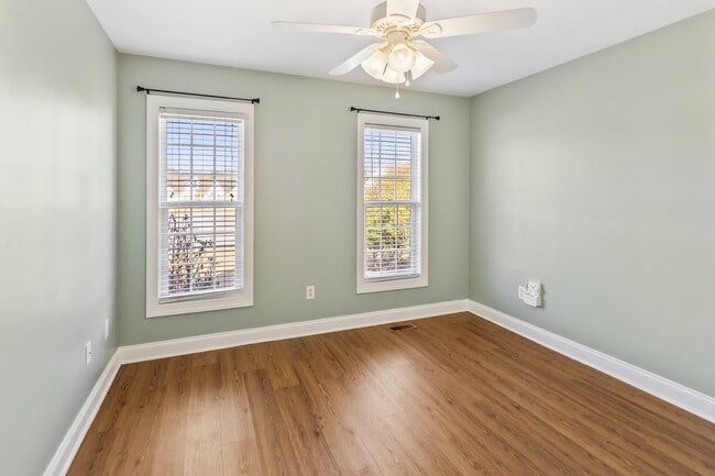 Building Photo - 726 Addington Dr