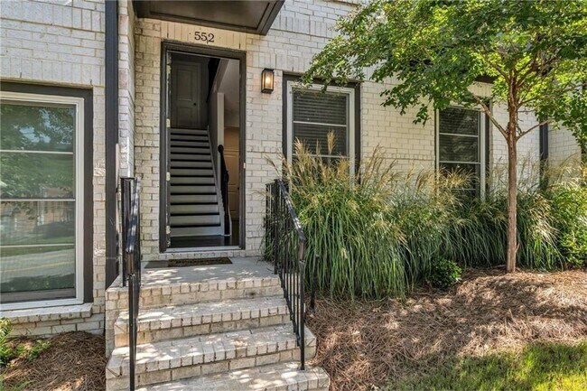 Building Photo - 552 Ember Ln NW