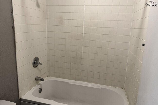 Building Photo - 2612 Southwest Pkwy