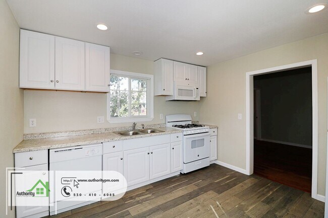 Building Photo - 7927 Evans Ln