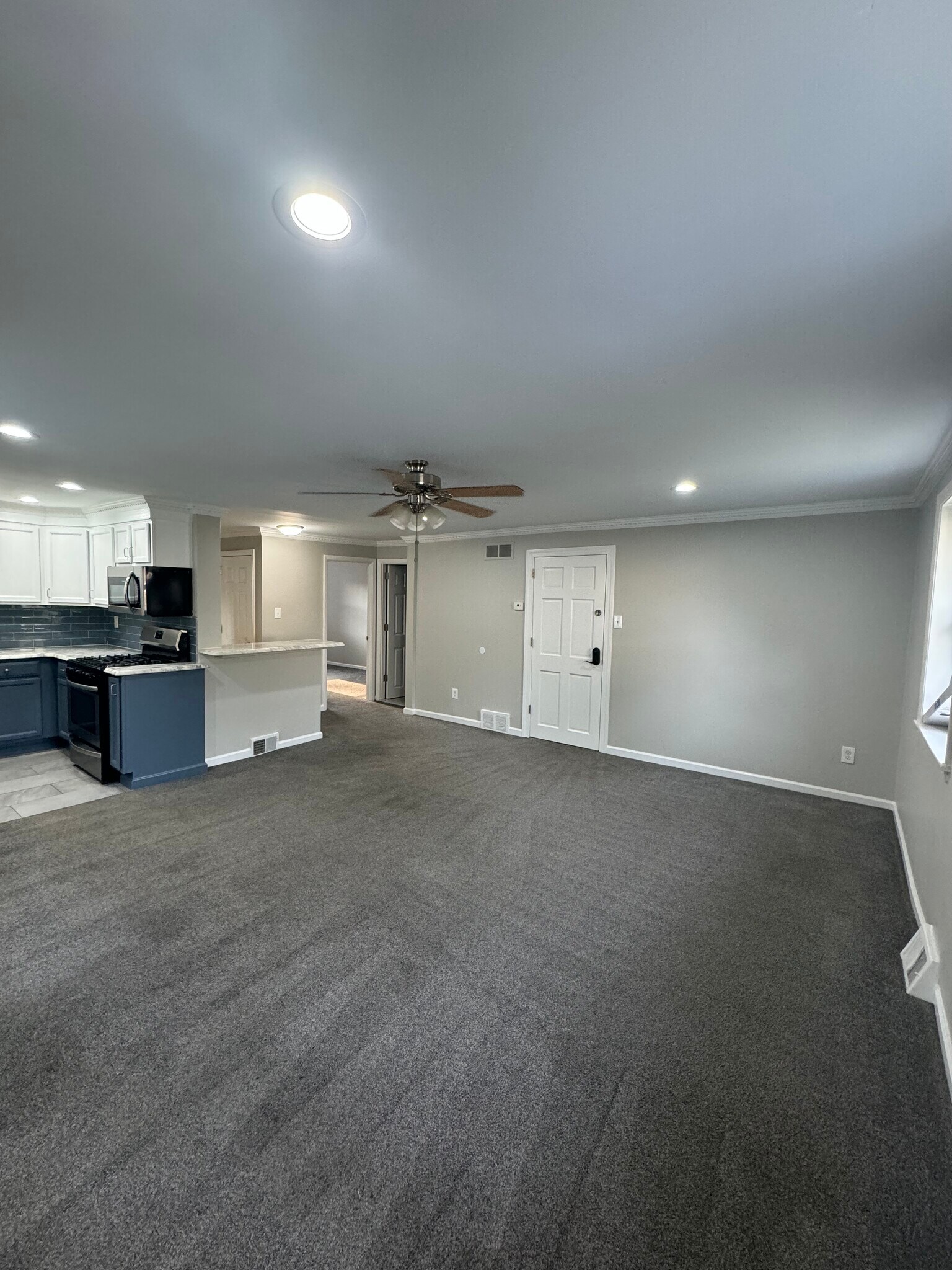 Building Photo - 118 3rd Ave