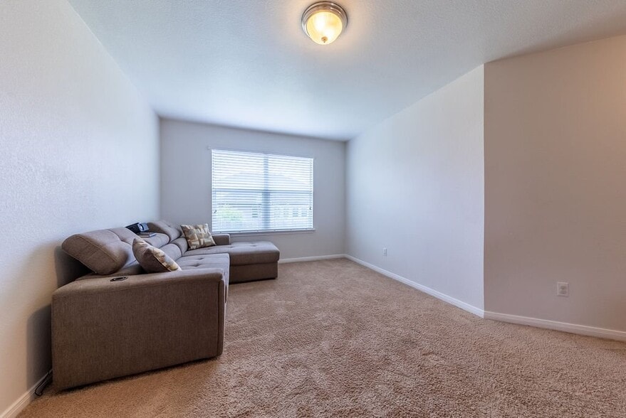 Building Photo - 290 Northern Flicker St