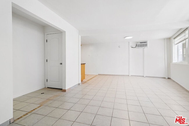 Building Photo - 1635 S Beverly Glen Blvd