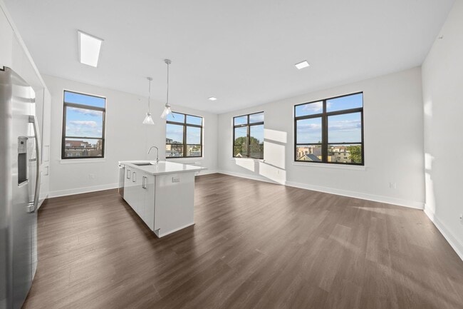 Building Photo - 121 34th St