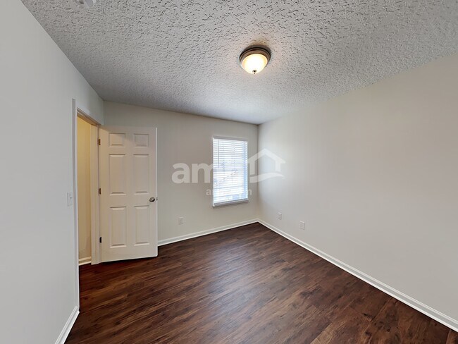 Building Photo - 6243 Pendragon Pl