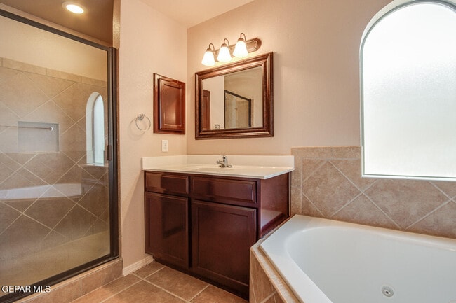 Building Photo - 11513 Lucio Moreno Dr