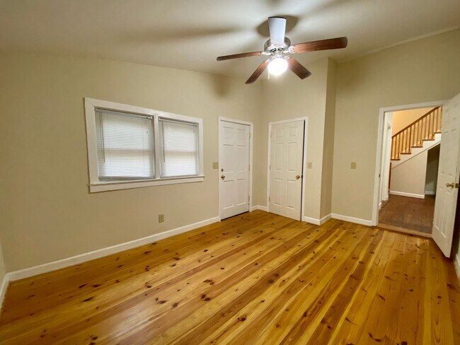 Building Photo - JUST REDUCED!  Olympia