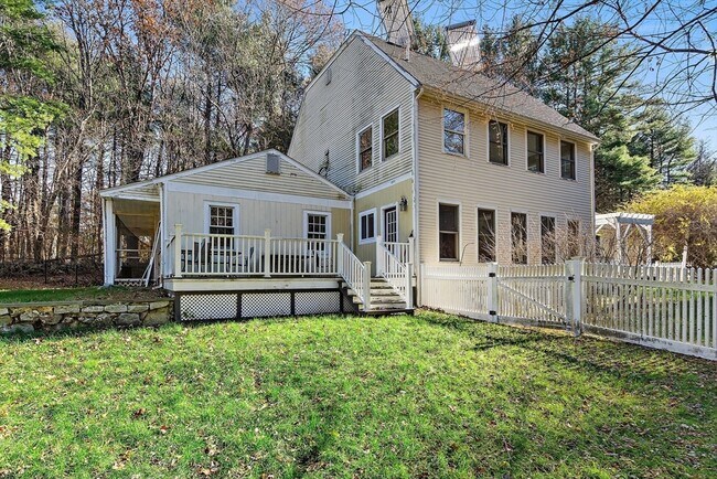 Building Photo - 379 Concord Rd