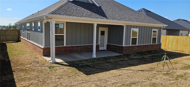 Building Photo - 488 S Calico Ave