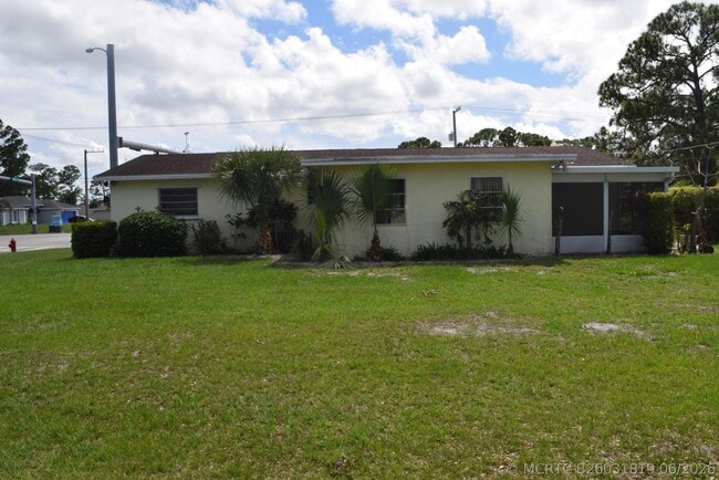 Building Photo - 1881 SE Airoso Blvd