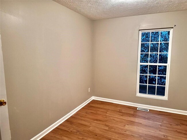 Building Photo - 3164 Kingswood Glen