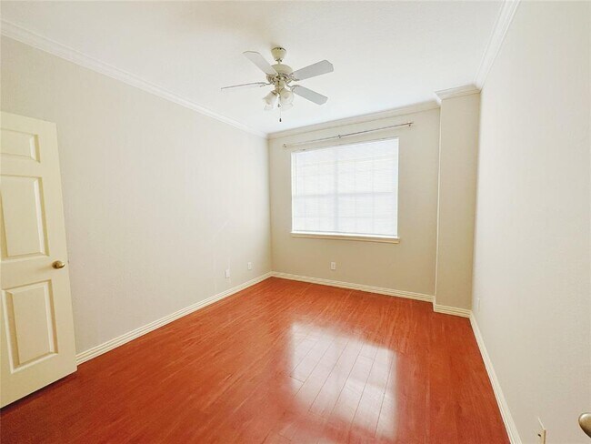 Building Photo - 9400 Bellaire Blvd