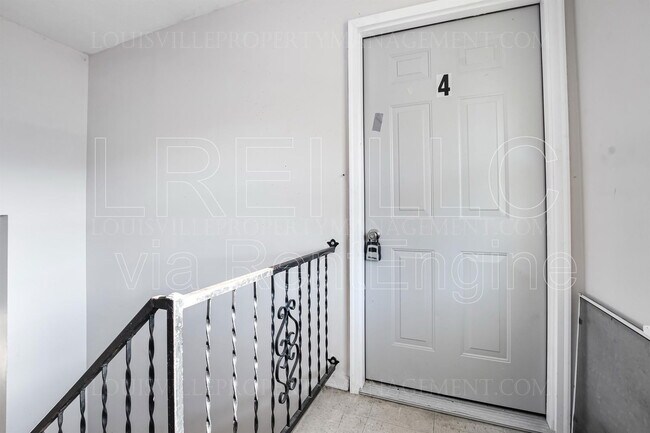 Building Photo - 5116 Valiant Dr