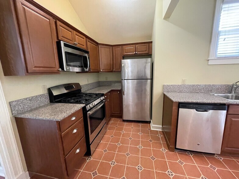 New stainless appliances - 1410 S Gaines St