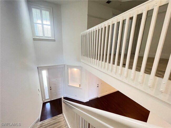 Building Photo - 1370 Mariposa Cir