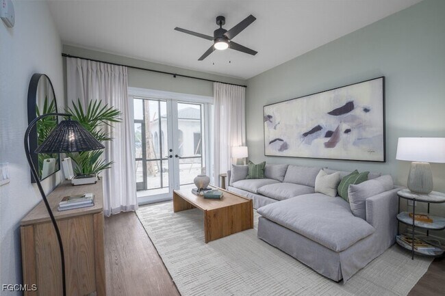 Building Photo - 8552 Collier Blvd