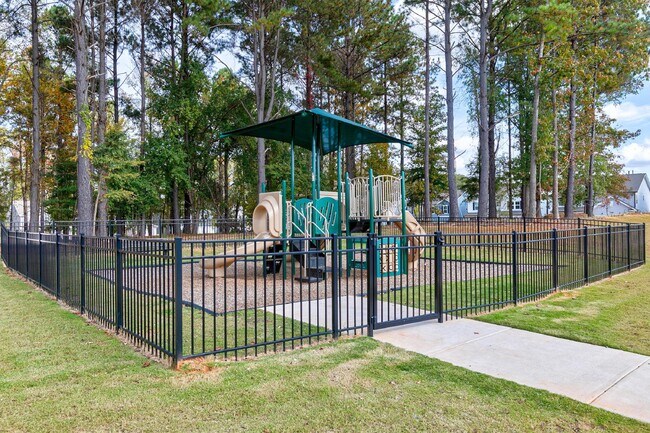 Building Photo - 580 Glen Clova Dr